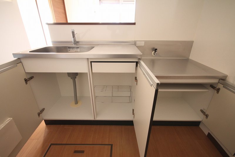 キッチン　写真は106号室。