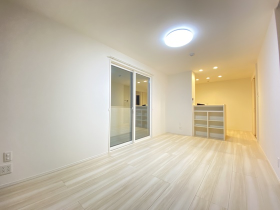 居室・リビング　※別号室の写真です