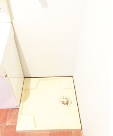 その他設備　洗濯機置場は洗濯盤付です。