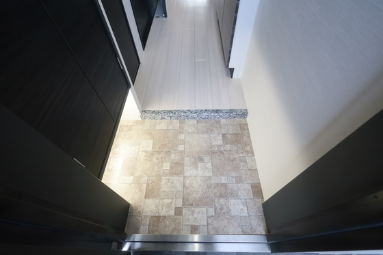 玄関　※別部屋の写真です