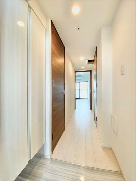 玄関　写真はイメージです。詳細は弊社にて内見をお願い致します！