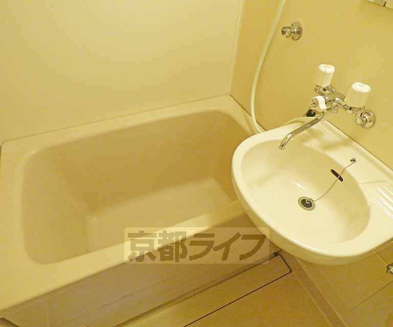 洗面設備　洗面台あります。