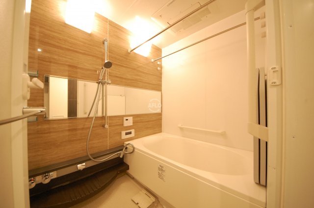 バス・シャワールーム　プレサンスロジェ難波GRANDWEST　浴室