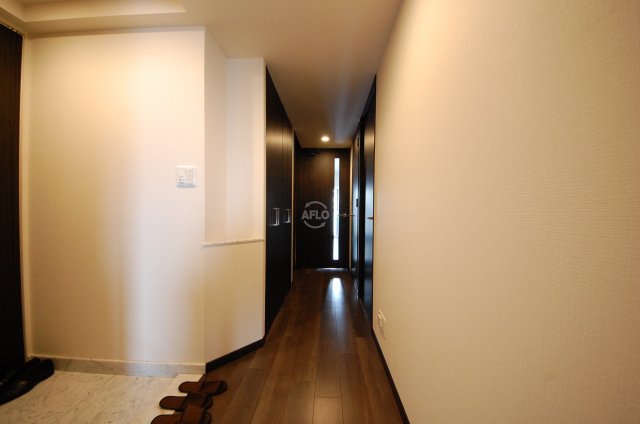 玄関　プレサンスロジェ難波GRANDWEST　玄関