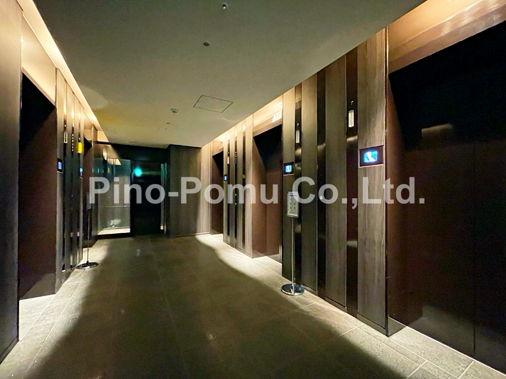 飲食店　CoCo壱番屋東京メトロ六本木駅前店（飲食店）まで288m