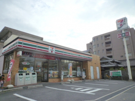 コンビニ　セブンイレブン　池田鉢塚３丁目店（コンビニ）まで66m