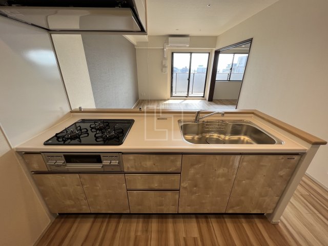 キッチン　スプランディッド難波III　3口ガスシステムキッチン