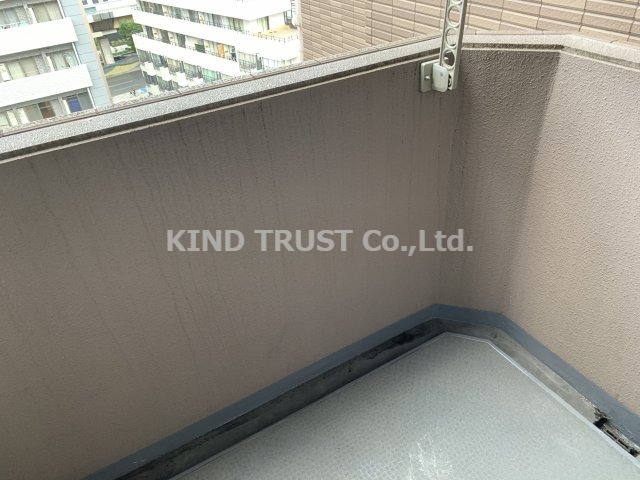 バルコニー　外からの目が気にならないバルコニーで洗濯物が干せます