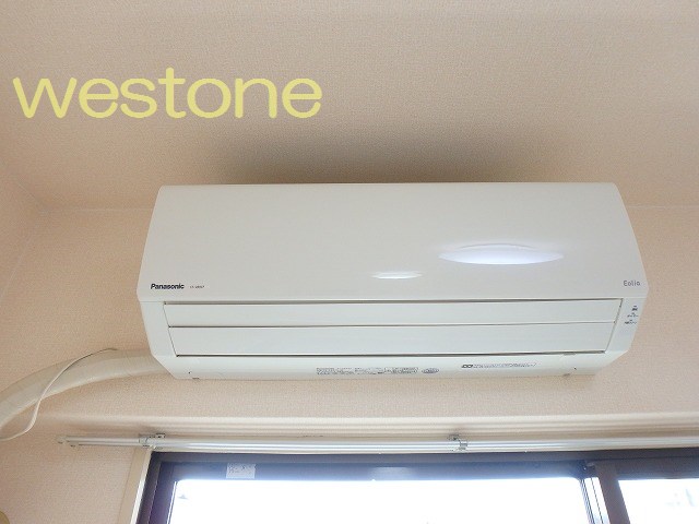 その他設備　リビングにエアコン付き