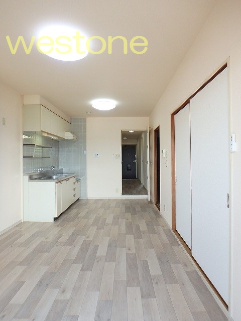 居室・リビング　日当たりの良いリビング