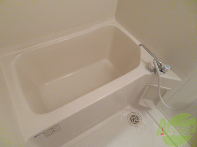 バス・シャワールーム　お風呂はこちらゆったりとしたユニットバスになりますよー。