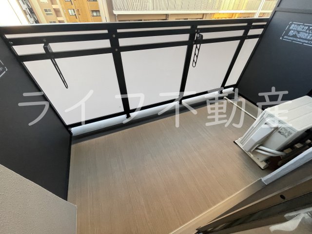 バルコニー　バルコニーからの眺めを楽しみながら食事をしませんか