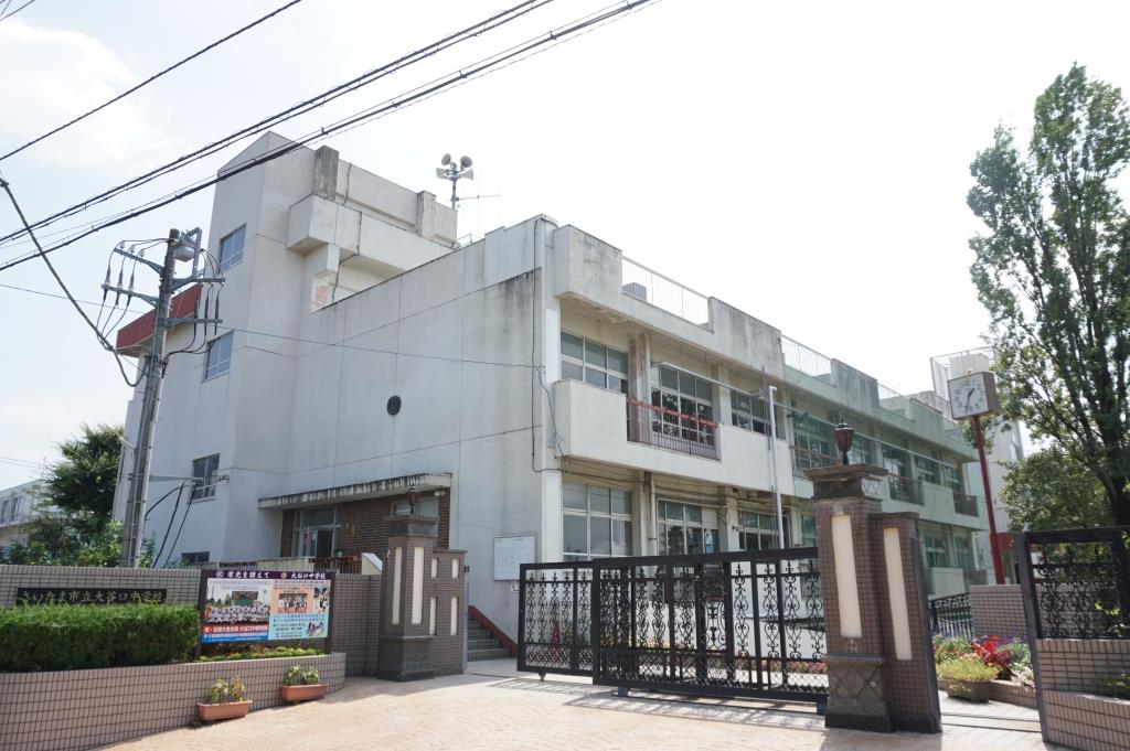 中学校　さいたま市立大谷口中学校（中学校）まで819m