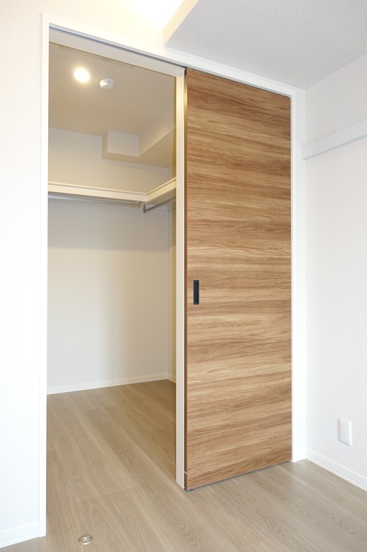 その他設備　奥行のあるウォークインクローゼットでお部屋すっきり！