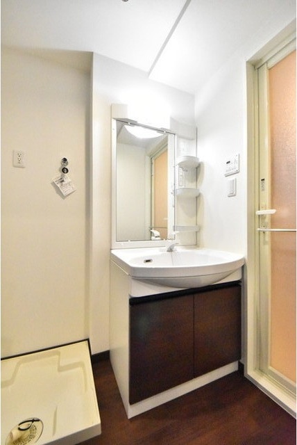 洗面設備　身支度を整えやすい「独立洗面台」