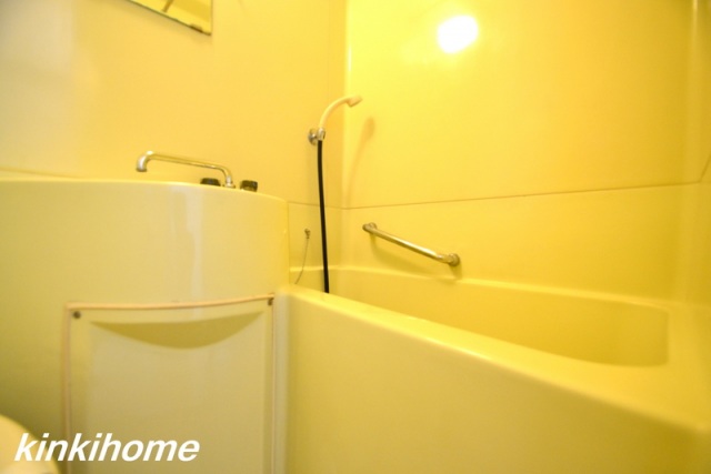バス・シャワールーム　写真は別のお部屋のものでございます。