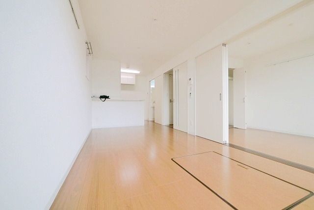 居室・リビング　解放感ある室内