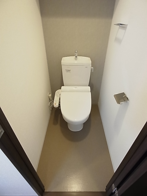 トイレ　温水洗浄便座