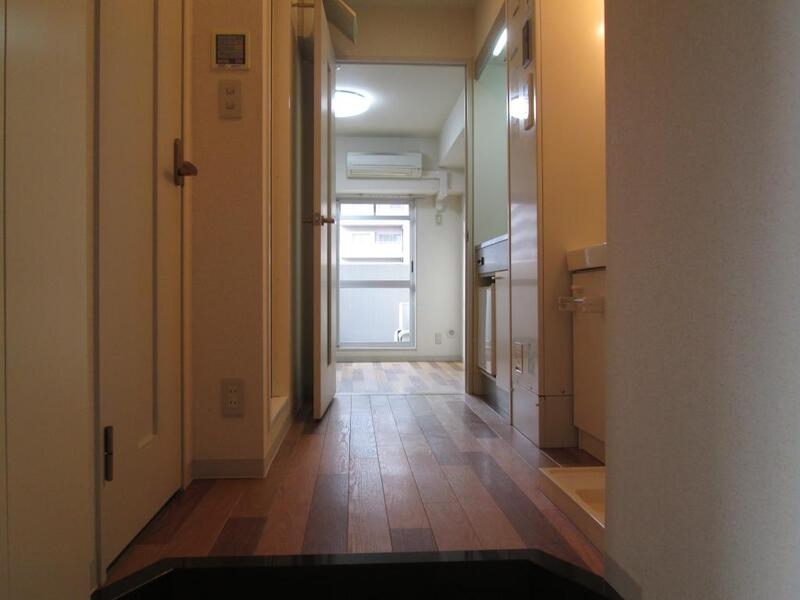 玄関　シューズボックス付きで玄関周りもすっきり片付きますね