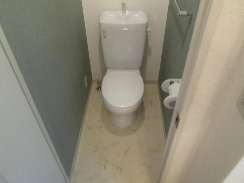 トイレ　清潔なお手洗いはこちらです