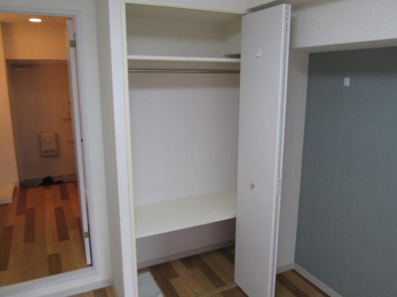 収納　十分な大きさのクローゼットは、使い易く設計されております。