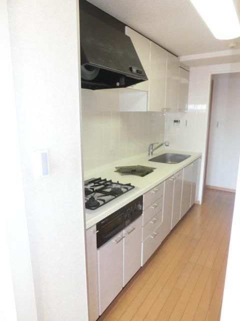 キッチン　コンロ３口システムキッチン