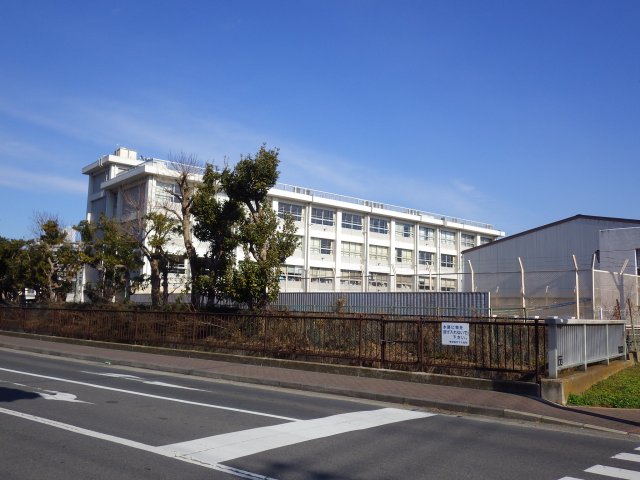 その他　中学校は久里浜中学校です。