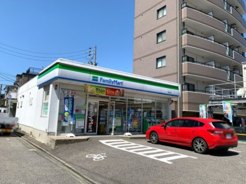 コンビニ　ファミリーマート 西矢田店（コンビニ）まで704m