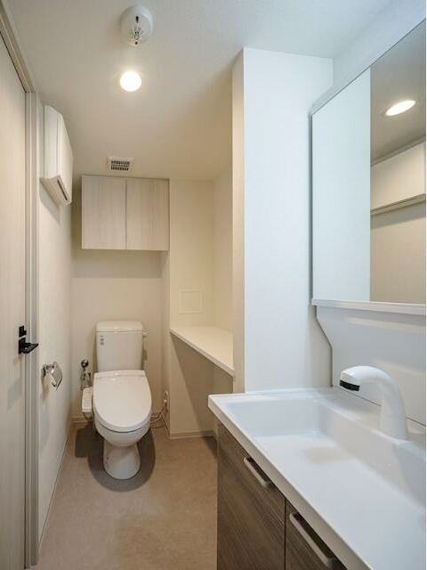 トイレ　嬉しい温水洗浄便座♪