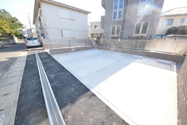 駐車場　敷地内駐車場