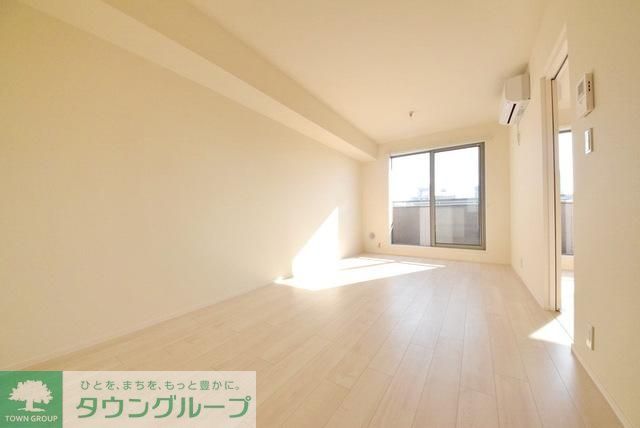 居室・リビング　広々したお部屋です