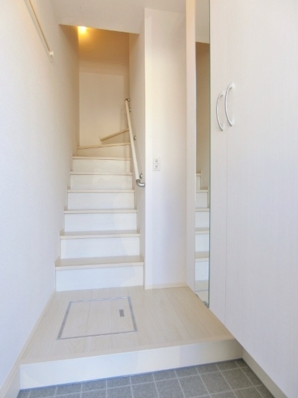 玄関　図面と現状に相違がある場合には現状を優先