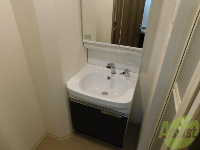 洗面設備　朝の身支度に便利です