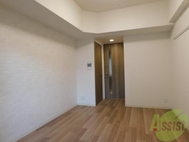 居室・リビング　フローリング貼りの綺麗な室内です