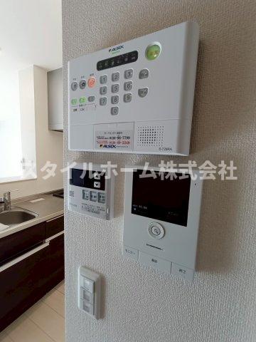 セキュリティ　同建物内別部屋の写真です。