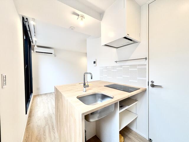 キッチン　どんな家具にも合いやすい内装