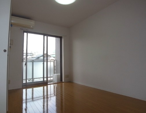 居室・リビング　内観1