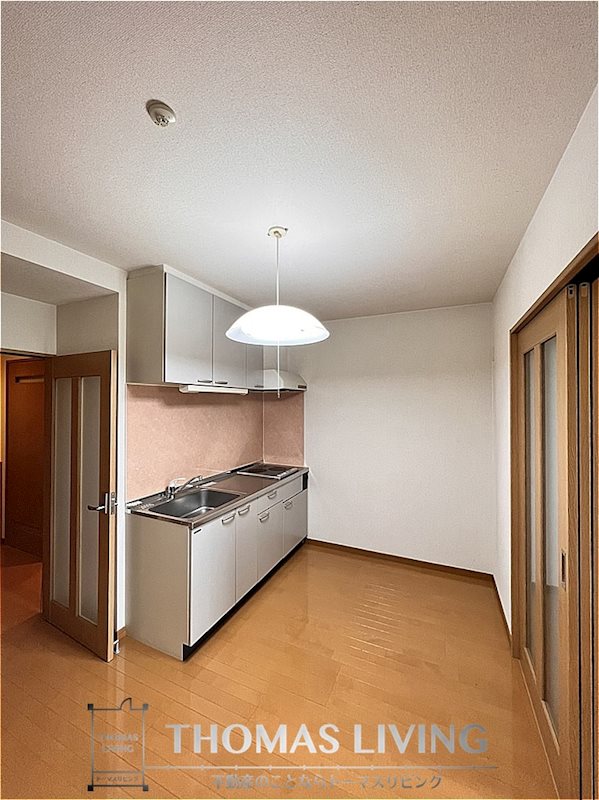 居室・リビング　広々としたキッチンスペース御座いますよ。