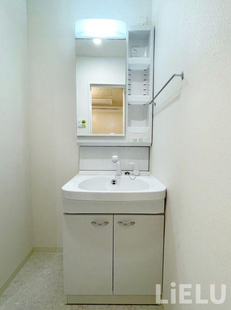 洗面設備　同シリーズ物件のモデルルームになります※現況優先