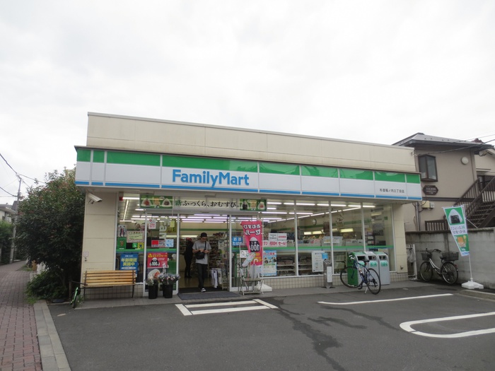 コンビニ　ファミリーマート　杉並堀ノ内三丁目店（コンビニ）まで96m