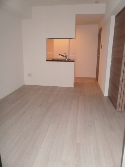 居室・リビング　※参考写真（同物件別部屋です）