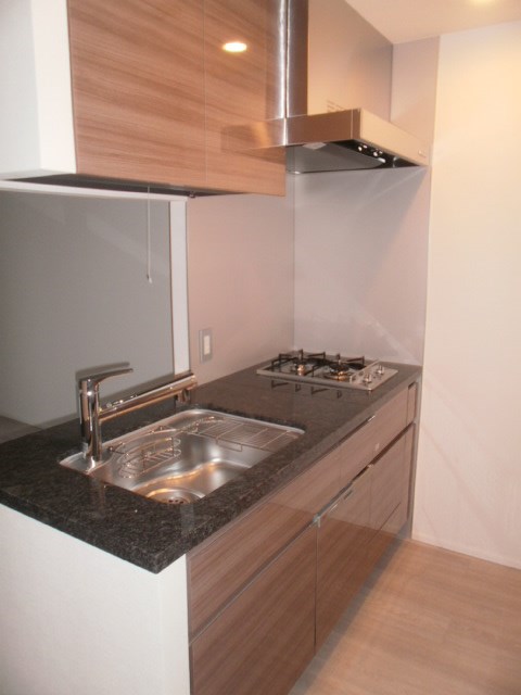 キッチン　※参考写真（同物件別部屋です）