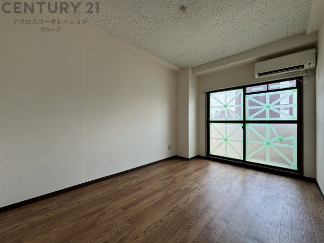 居室・リビング　エアコン付きの洋室です！