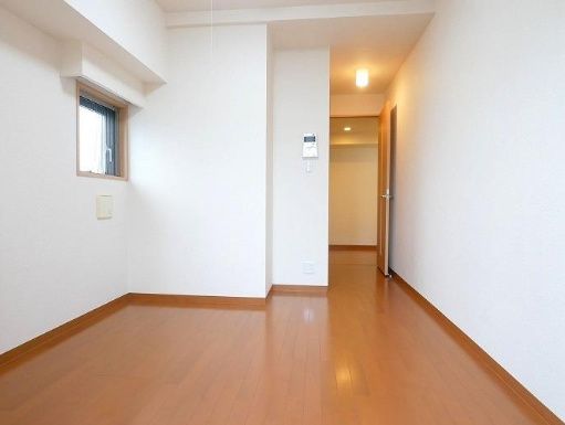 居室・リビング　☆明るい洋室☆