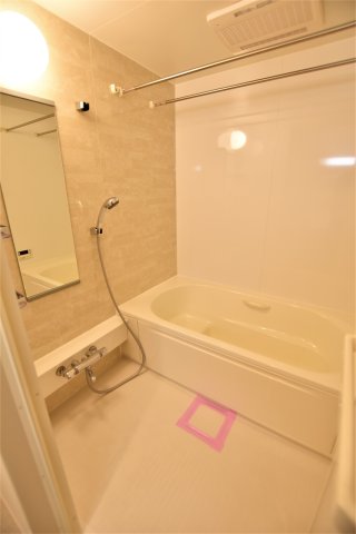 バス・シャワールーム　同物件、別部屋のお写真となります。ご参考までにご覧ください。