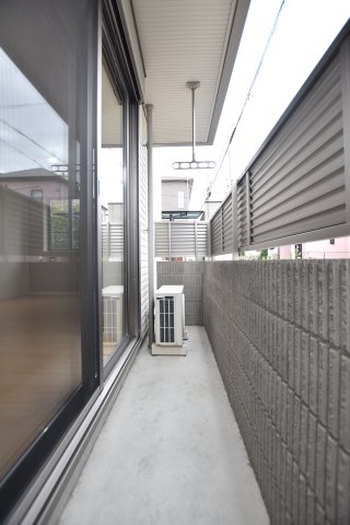バルコニー　同物件、別部屋のお写真となります。ご参考までにご覧ください。