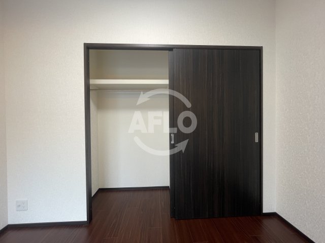 収納　プレジオ新大阪EURO　クローゼット