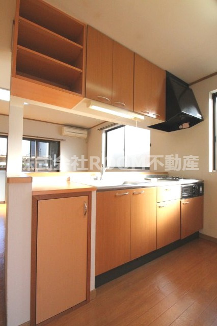 キッチン　コンパクトなキッチンで掃除もラクラク