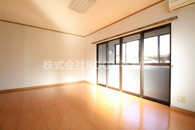 居室・リビング　居間です