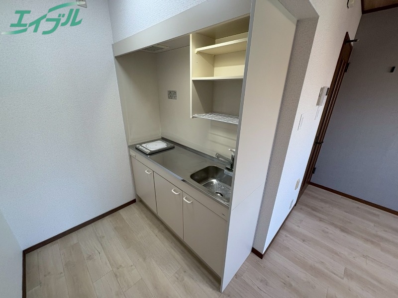 キッチン　別部屋参考写真です